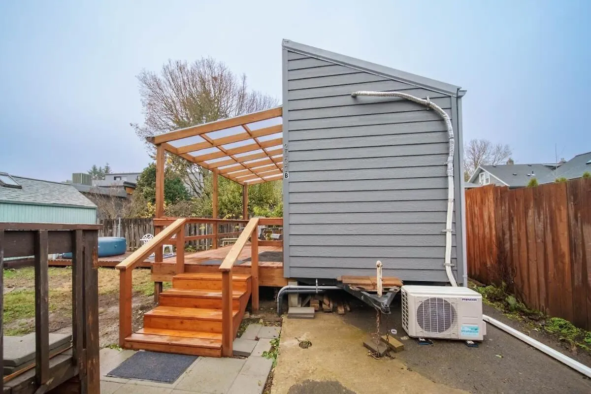 #Stayinmydistrict Overlook Backyard Tiny Suite Portland Holiday home